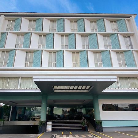 יוגיאקרטה Luxury Malioboro Hotel מראה חיצוני תמונה