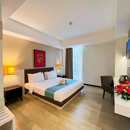 יוגיאקרטה Luxury Malioboro Hotel מראה חיצוני תמונה
