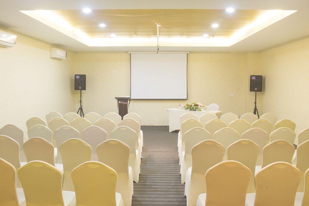 יוגיאקרטה Luxury Malioboro Hotel מראה חיצוני תמונה
