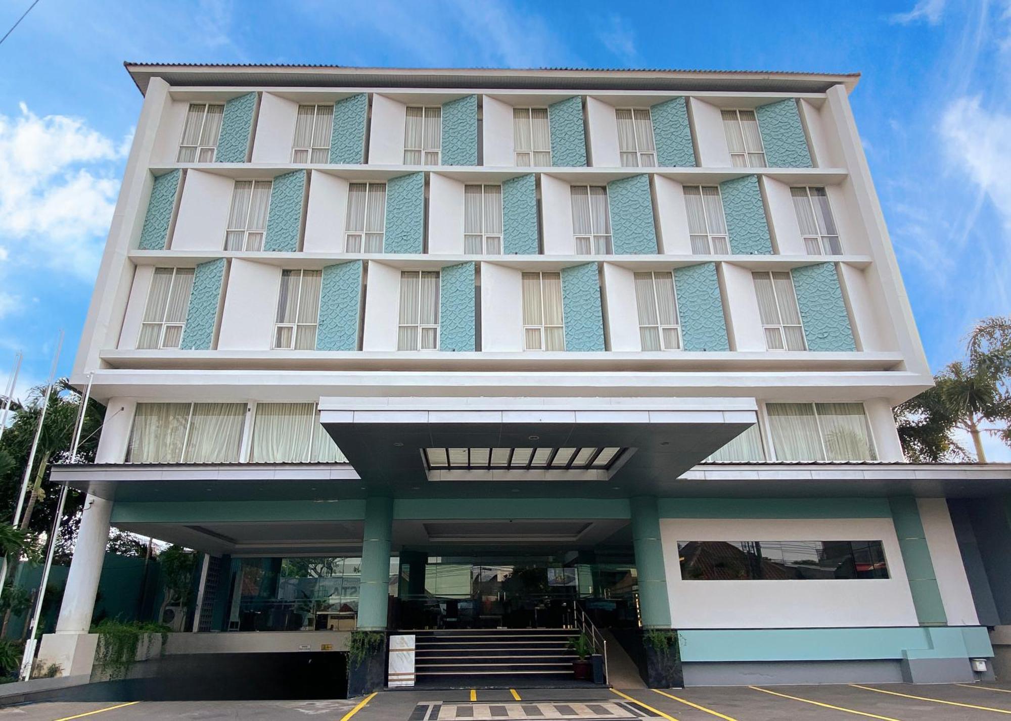 יוגיאקרטה Luxury Malioboro Hotel מראה חיצוני תמונה
