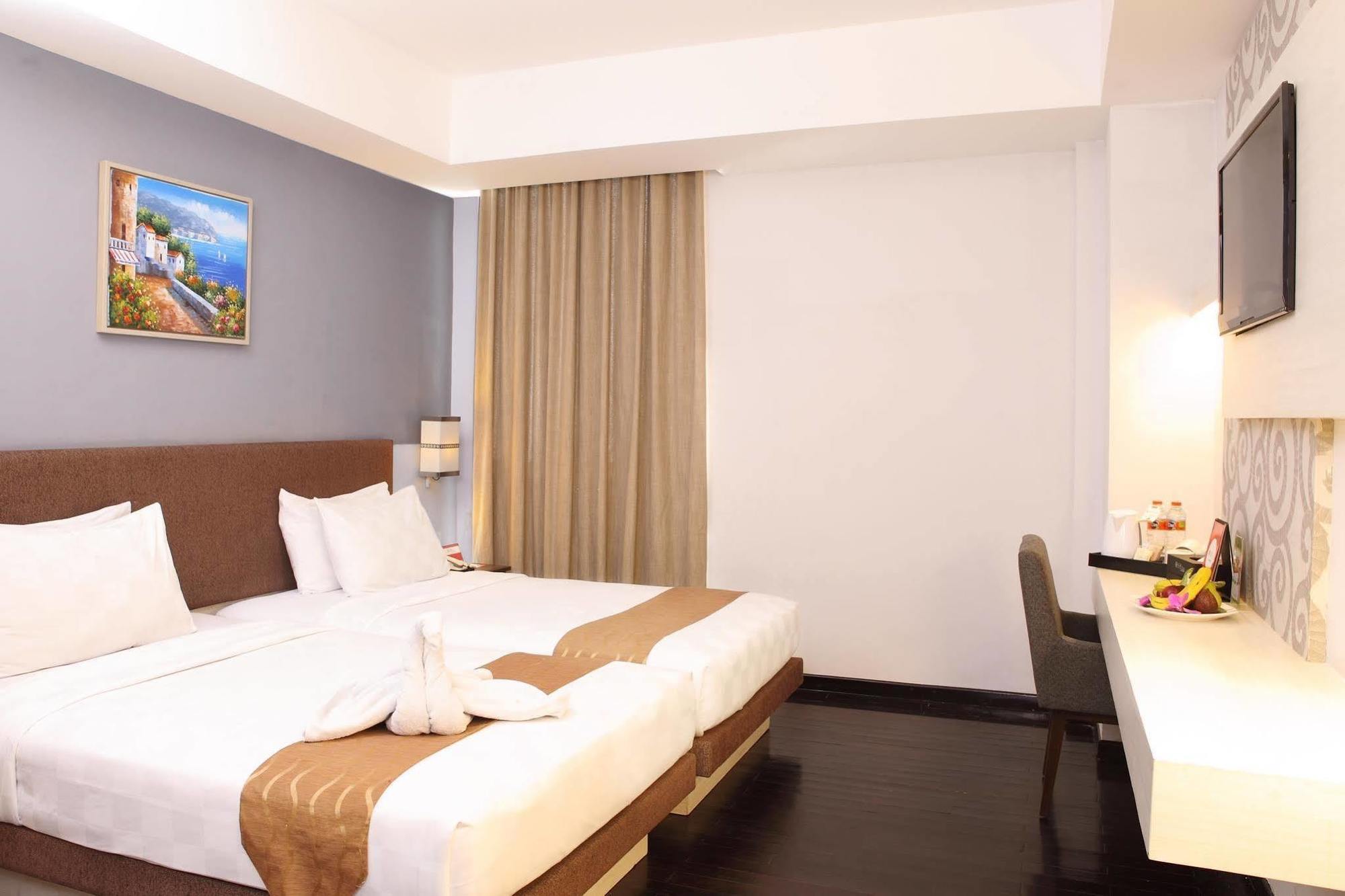 יוגיאקרטה Luxury Malioboro Hotel מראה חיצוני תמונה